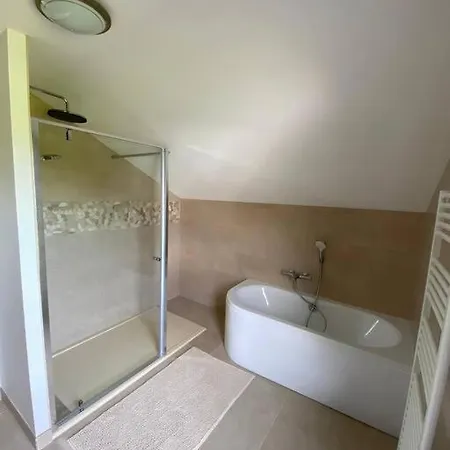 Maison Neuve Commune Evian Les Bains *